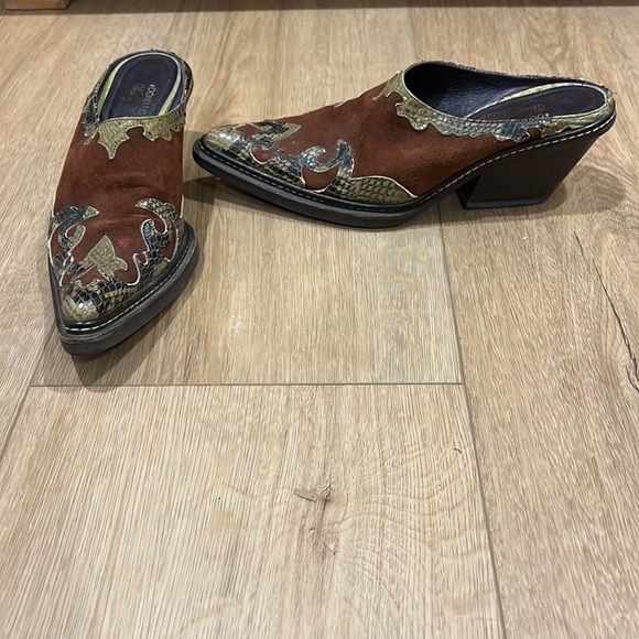 Donald Pliner Womens Size 6 Western Mule Couture Clogs - Picture 3 of 16